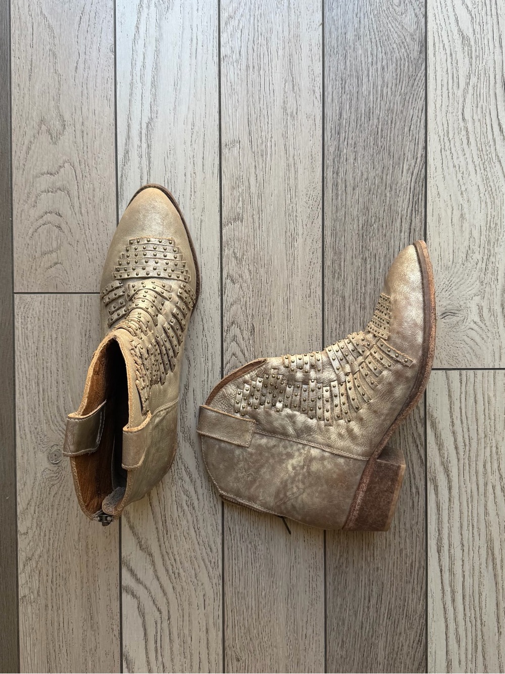 Matisse Studded Metallic Gold Women's Ankle Boots size 10